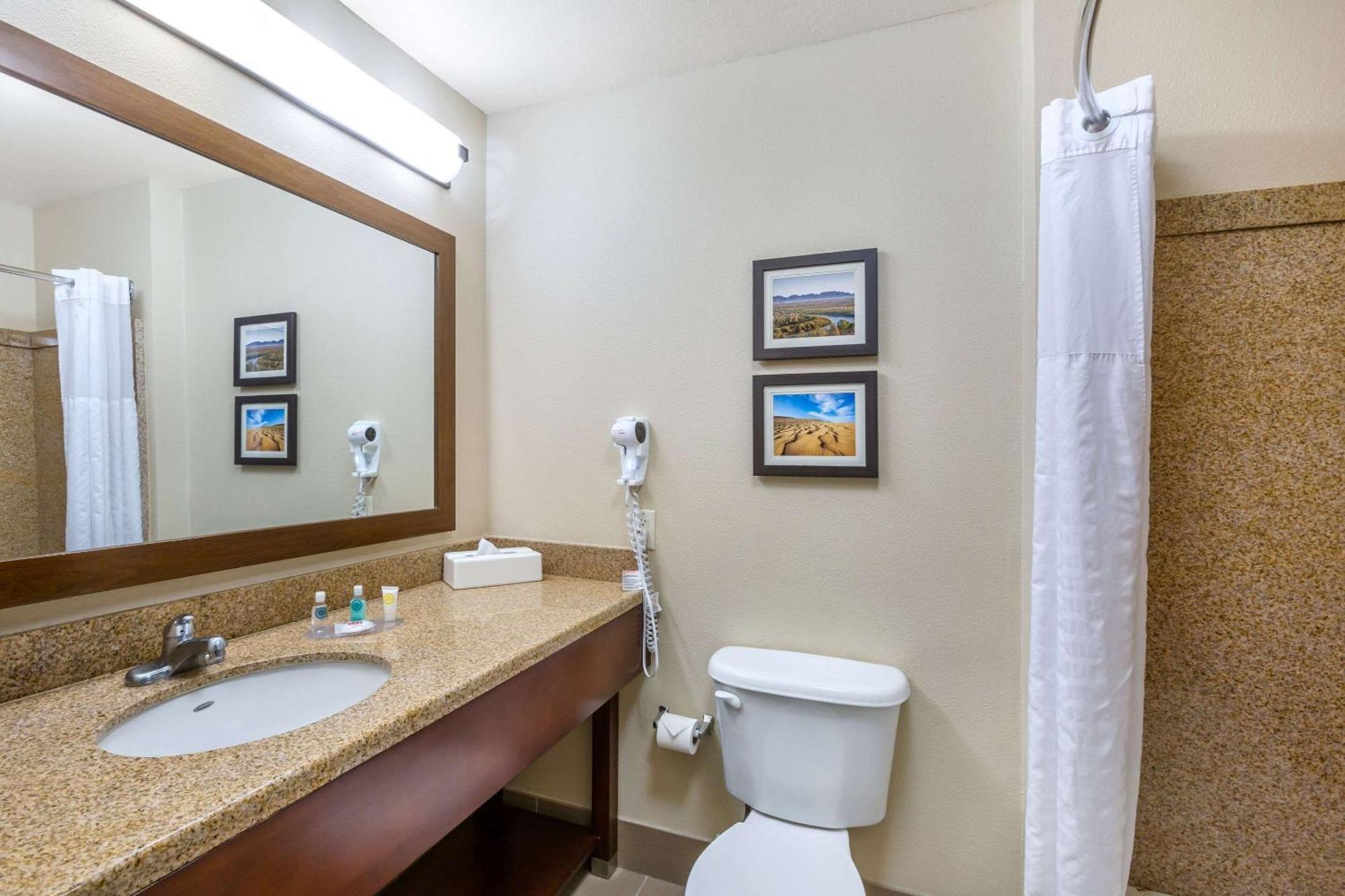 Comfort Inn And Suites Yuma I-8 Exterior foto