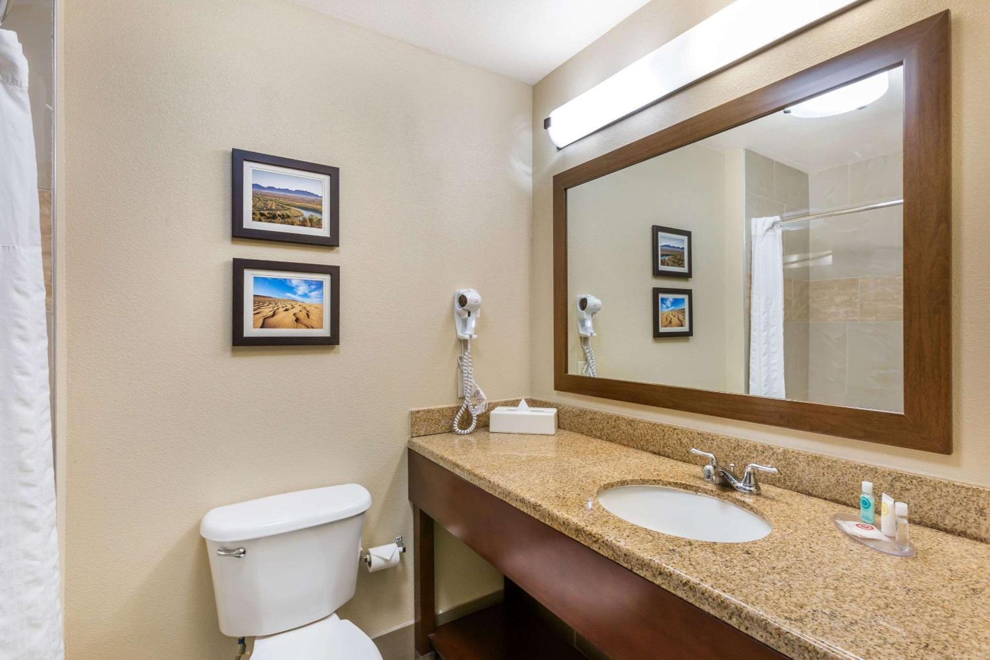 Comfort Inn And Suites Yuma I-8 Exterior foto